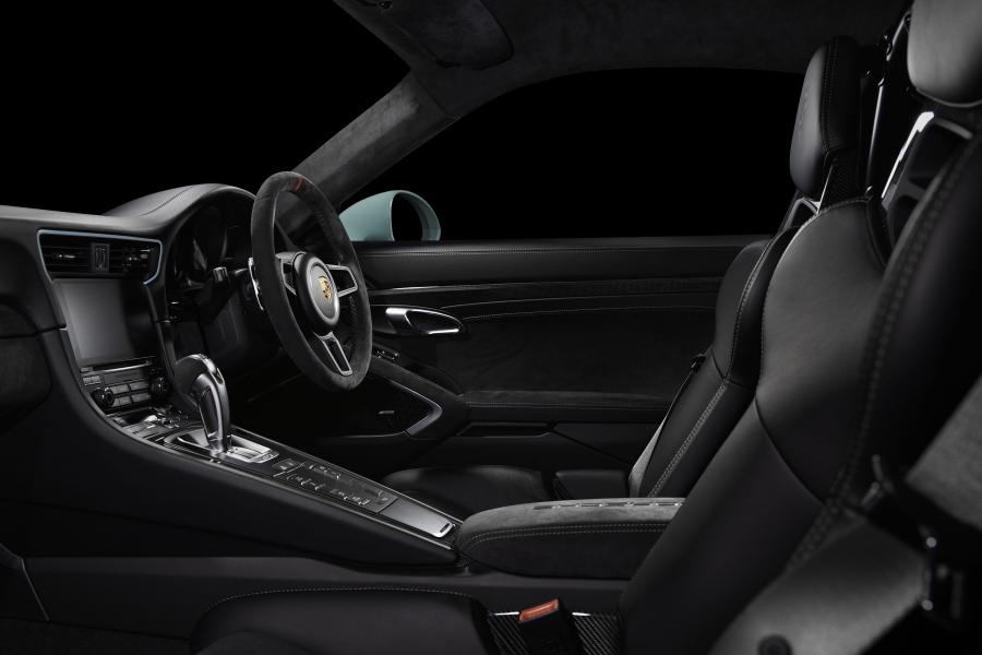 Интерьер Porsche 911 GT3 (991) 2018 года  (MY) (фото 7 из 21)